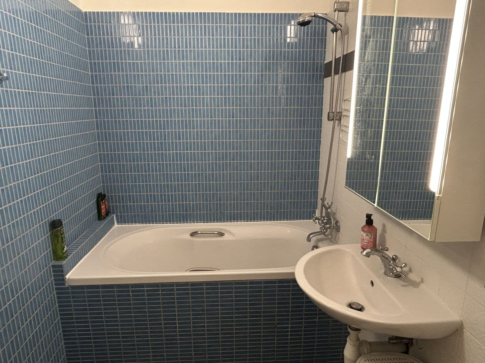 Prenájom bytu 57 m², Lužická, Praha, Praha Prenájom bytu 57 m², Lužická, Praha, Praha