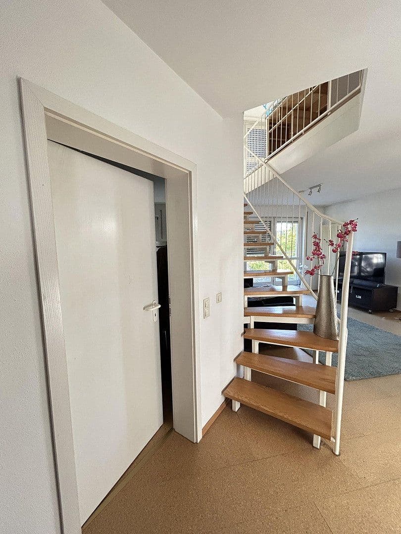 Prenájom bytu 2-izbový 81 m², Erlangen, Bavorsko Prenájom bytu 2-izbový 81 m², Erlangen, Bavorsko
