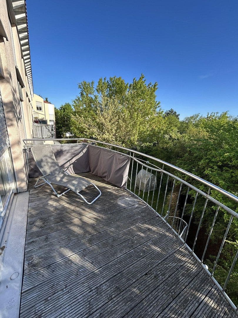 Prenájom bytu 2-izbový 81 m², Erlangen, Bavorsko Prenájom bytu 2-izbový 81 m², Erlangen, Bavorsko