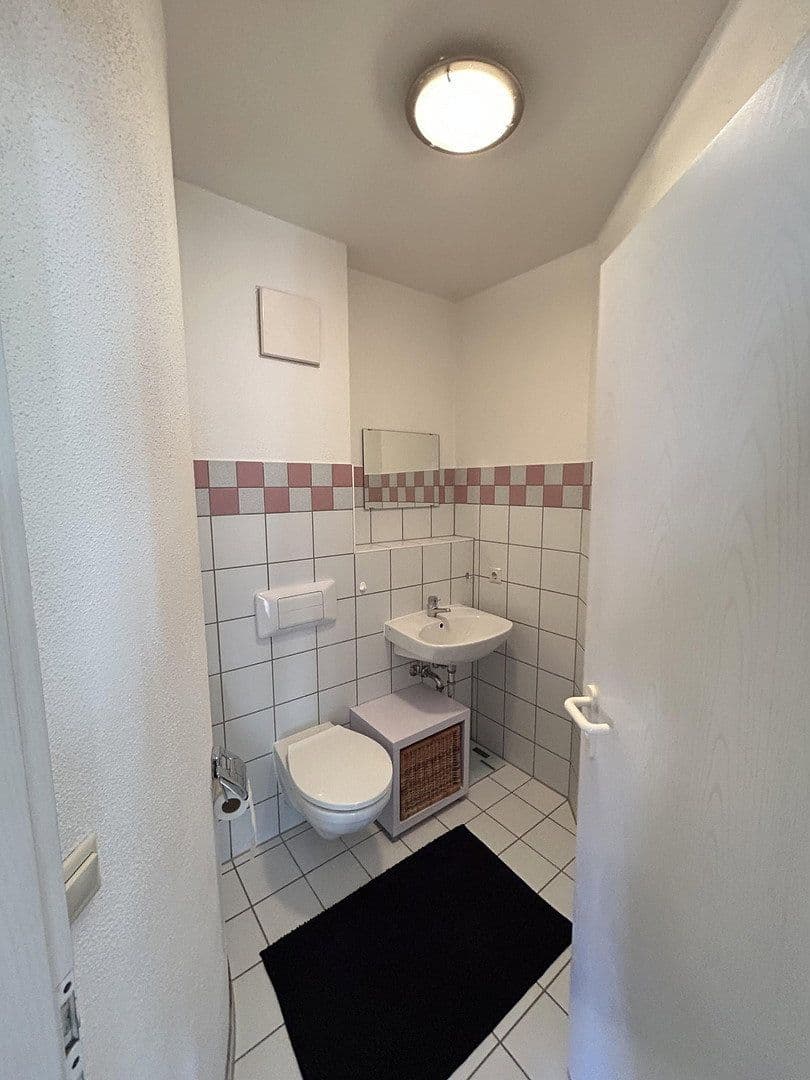 Prenájom bytu 2-izbový 81 m², Erlangen, Bavorsko Prenájom bytu 2-izbový 81 m², Erlangen, Bavorsko