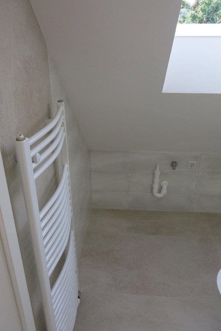 Prenájom bytu 1-izbový 17 m², Mühlenbroicher Weg 143, Düsseldorf, Severné Porýnie - Westfálsko Prenájom bytu 1-izbový 17 m², Mühlenbroicher Weg 143, Düsseldorf, Severné Porýnie - Westfálsko