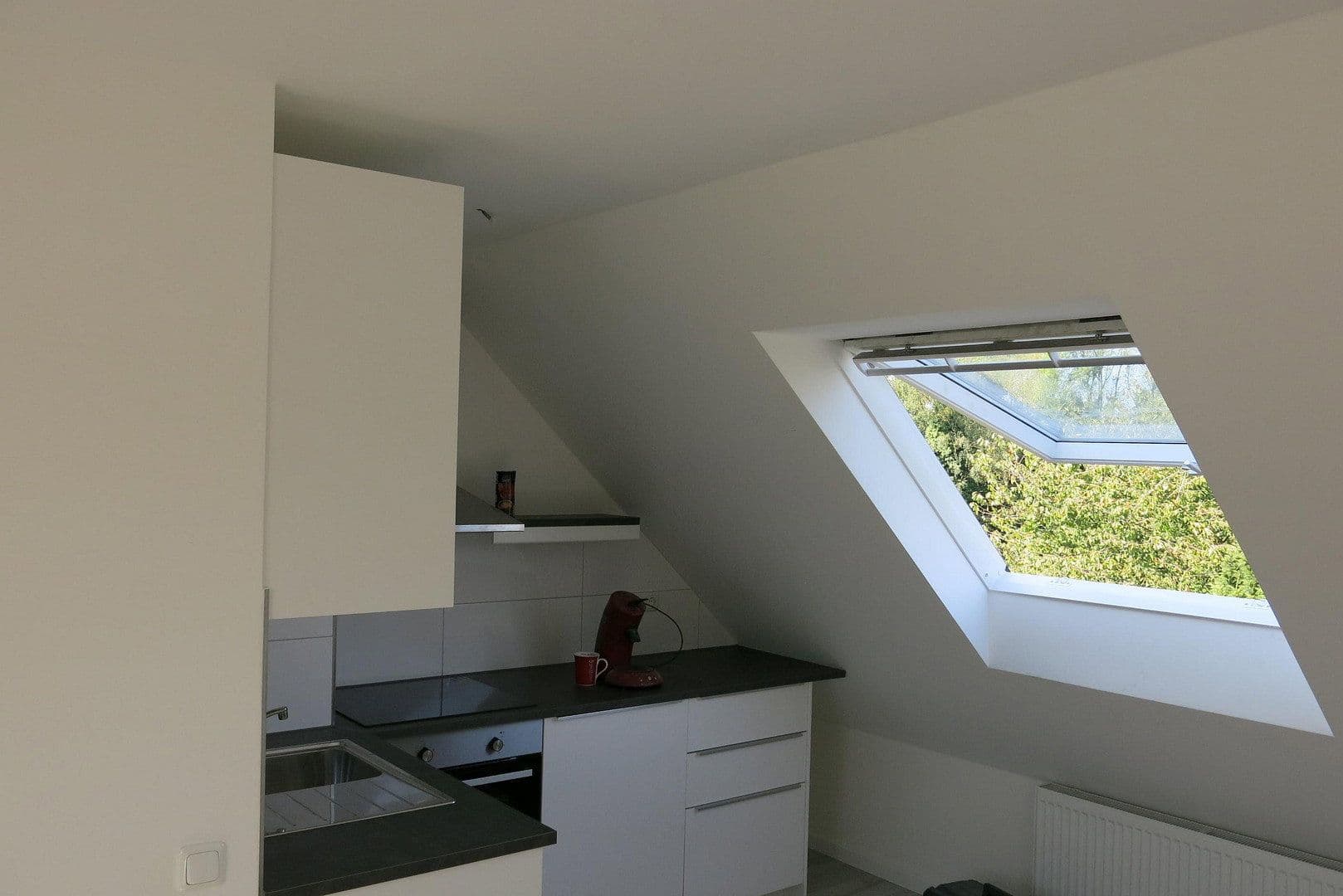 Prenájom bytu 1-izbový 17 m², Mühlenbroicher Weg 143, Düsseldorf, Severné Porýnie - Westfálsko Prenájom bytu 1-izbový 17 m², Mühlenbroicher Weg 143, Düsseldorf, Severné Porýnie - Westfálsko