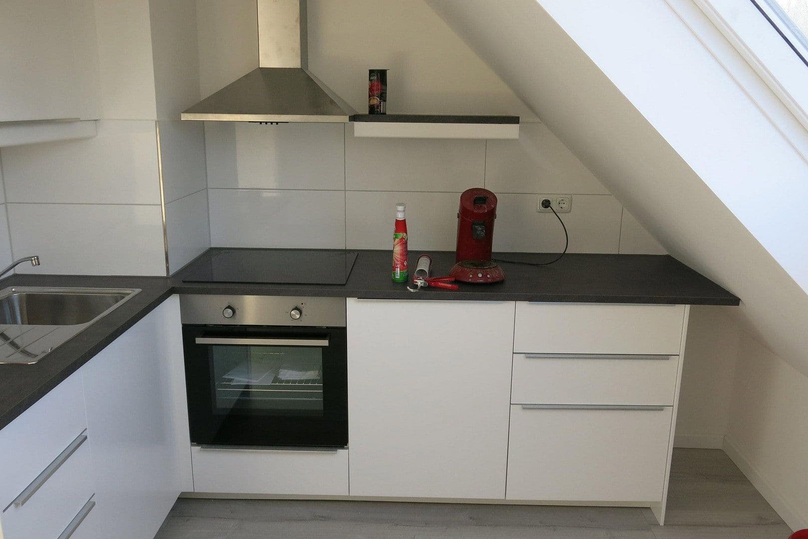 Prenájom bytu 1-izbový 17 m², Mühlenbroicher Weg 143, Düsseldorf, Severné Porýnie - Westfálsko Prenájom bytu 1-izbový 17 m², Mühlenbroicher Weg 143, Düsseldorf, Severné Porýnie - Westfálsko