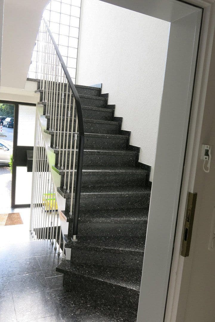 Prenájom bytu 1-izbový 17 m², Mühlenbroicher Weg 143, Düsseldorf, Severné Porýnie - Westfálsko Prenájom bytu 1-izbový 17 m², Mühlenbroicher Weg 143, Düsseldorf, Severné Porýnie - Westfálsko