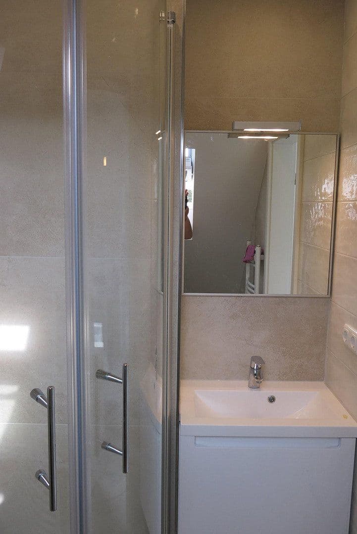 Prenájom bytu 1-izbový 17 m², Mühlenbroicher Weg 143, Düsseldorf, Severné Porýnie - Westfálsko Prenájom bytu 1-izbový 17 m², Mühlenbroicher Weg 143, Düsseldorf, Severné Porýnie - Westfálsko