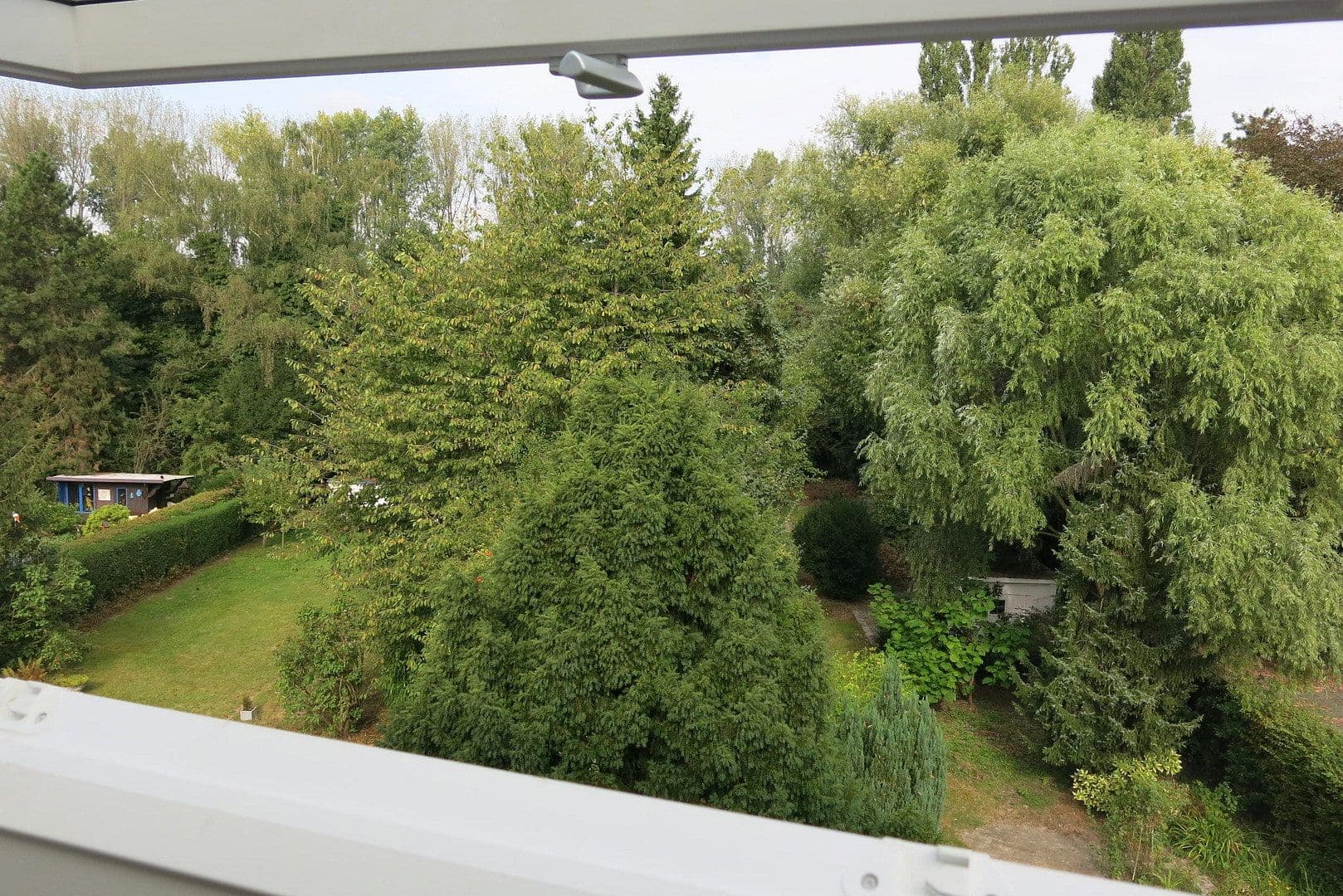 Prenájom bytu 1-izbový 17 m², Mühlenbroicher Weg 143, Düsseldorf, Severné Porýnie - Westfálsko Prenájom bytu 1-izbový 17 m², Mühlenbroicher Weg 143, Düsseldorf, Severné Porýnie - Westfálsko