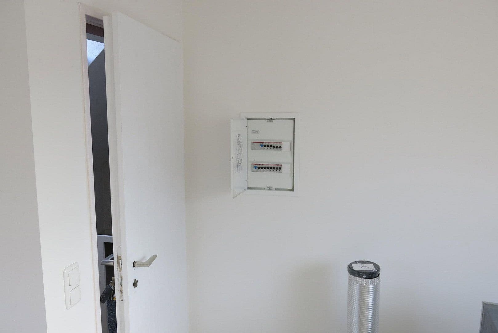 Prenájom bytu 1-izbový 17 m², Mühlenbroicher Weg 143, Düsseldorf, Severné Porýnie - Westfálsko Prenájom bytu 1-izbový 17 m², Mühlenbroicher Weg 143, Düsseldorf, Severné Porýnie - Westfálsko