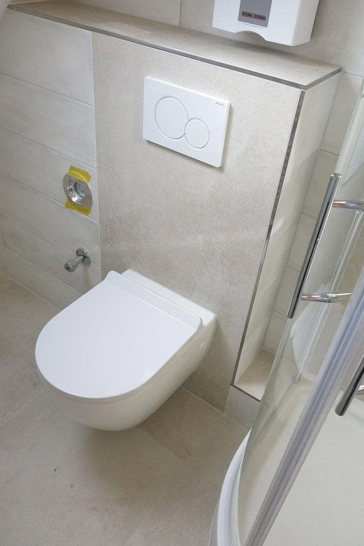 Prenájom bytu 1-izbový 17 m², Mühlenbroicher Weg 143, Düsseldorf, Severné Porýnie - Westfálsko Prenájom bytu 1-izbový 17 m², Mühlenbroicher Weg 143, Düsseldorf, Severné Porýnie - Westfálsko