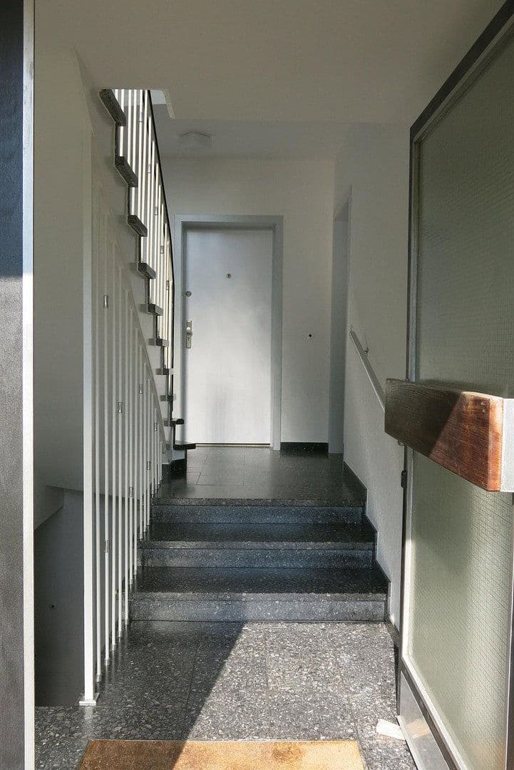 Prenájom bytu 1-izbový 17 m², Mühlenbroicher Weg 143, Düsseldorf, Severné Porýnie - Westfálsko Prenájom bytu 1-izbový 17 m², Mühlenbroicher Weg 143, Düsseldorf, Severné Porýnie - Westfálsko