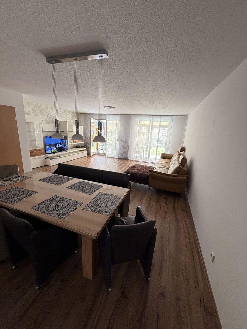 Prenájom domu 165 m², pozemek 165 m², Marsweg 20, Feucht, Bavorsko Prenájom domu 165 m², pozemek 165 m², Marsweg 20, Feucht, Bavorsko