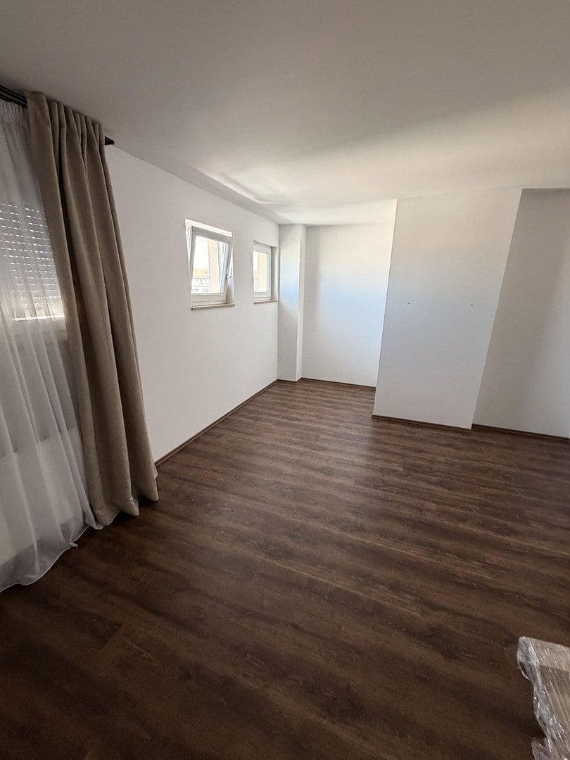 Prenájom domu 165 m², pozemek 165 m², Marsweg 20, Feucht, Bavorsko Prenájom domu 165 m², pozemek 165 m², Marsweg 20, Feucht, Bavorsko