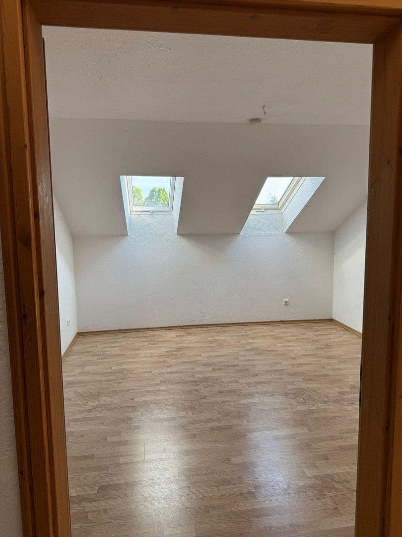 Prenájom bytu 3-izbový 80 m², Königsdorf, Bavorsko Prenájom bytu 3-izbový 80 m², Königsdorf, Bavorsko