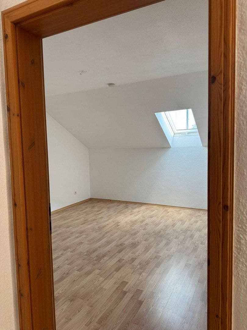 Prenájom bytu 3-izbový 80 m², Königsdorf, Bavorsko Prenájom bytu 3-izbový 80 m², Königsdorf, Bavorsko