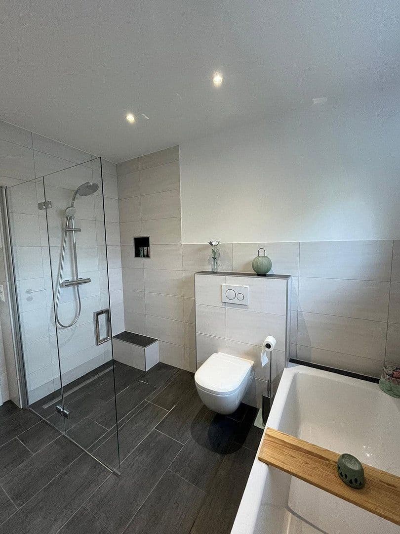 Prenájom bytu 3-izbový 92 m², Geldersheim, Bavorsko Prenájom bytu 3-izbový 92 m², Geldersheim, Bavorsko