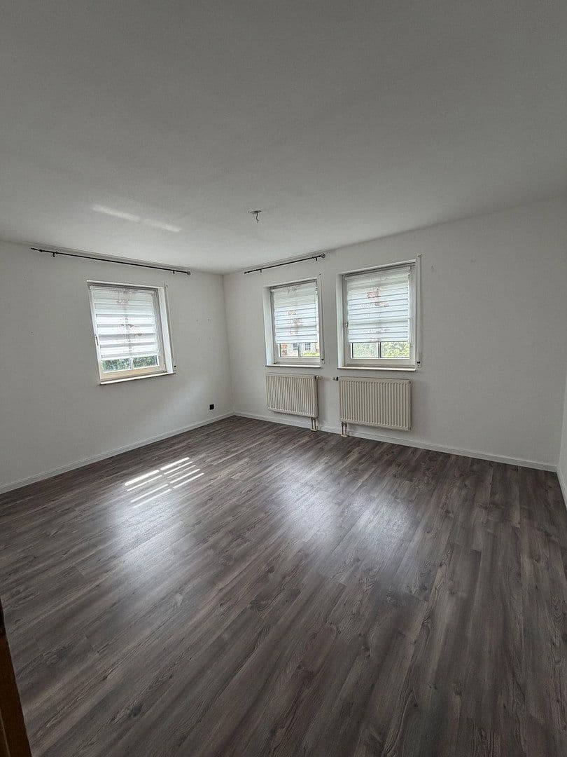 Prenájom bytu 3-izbový 80 m², Osterburken, Bádensko-Wurttembersko Prenájom bytu 3-izbový 80 m², Osterburken, Bádensko-Wurttembersko