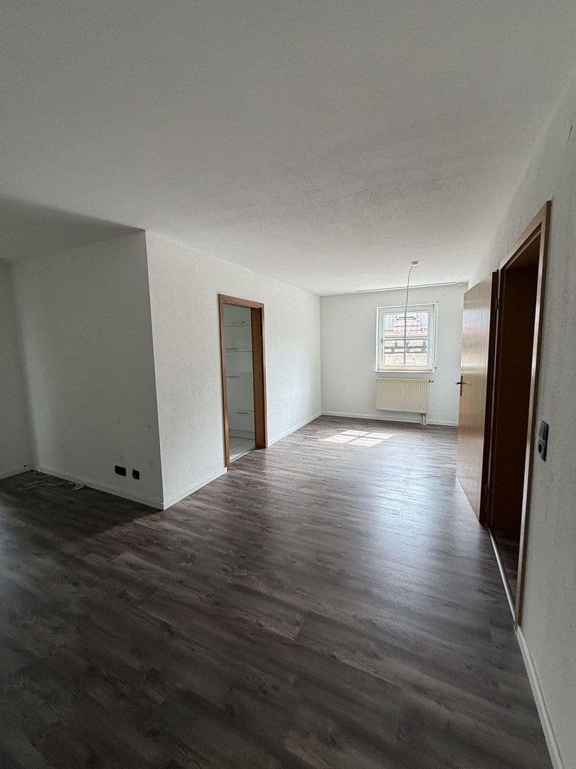 Prenájom bytu 3-izbový 80 m², Osterburken, Bádensko-Wurttembersko Prenájom bytu 3-izbový 80 m², Osterburken, Bádensko-Wurttembersko