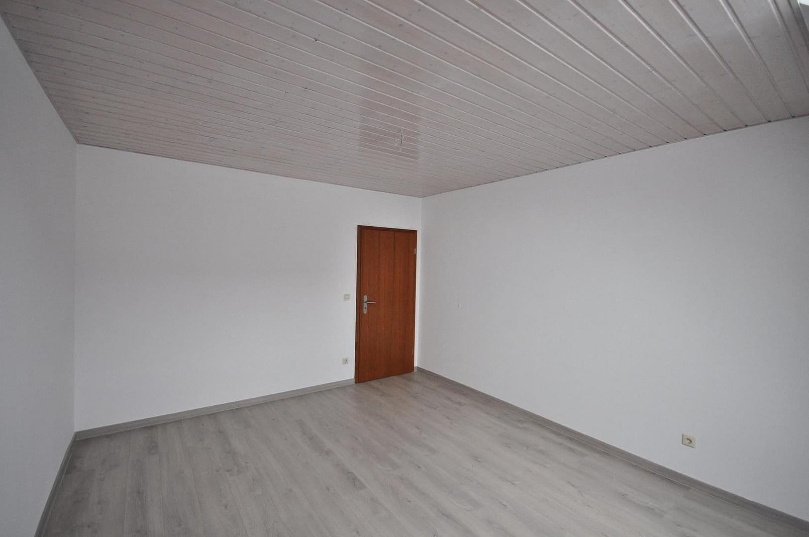 Prenájom bytu 3-izbový 80 m², Händelstraße 2, Wilkau-Haßlau, Sasko Prenájom bytu 3-izbový 80 m², Händelstraße 2, Wilkau-Haßlau, Sasko