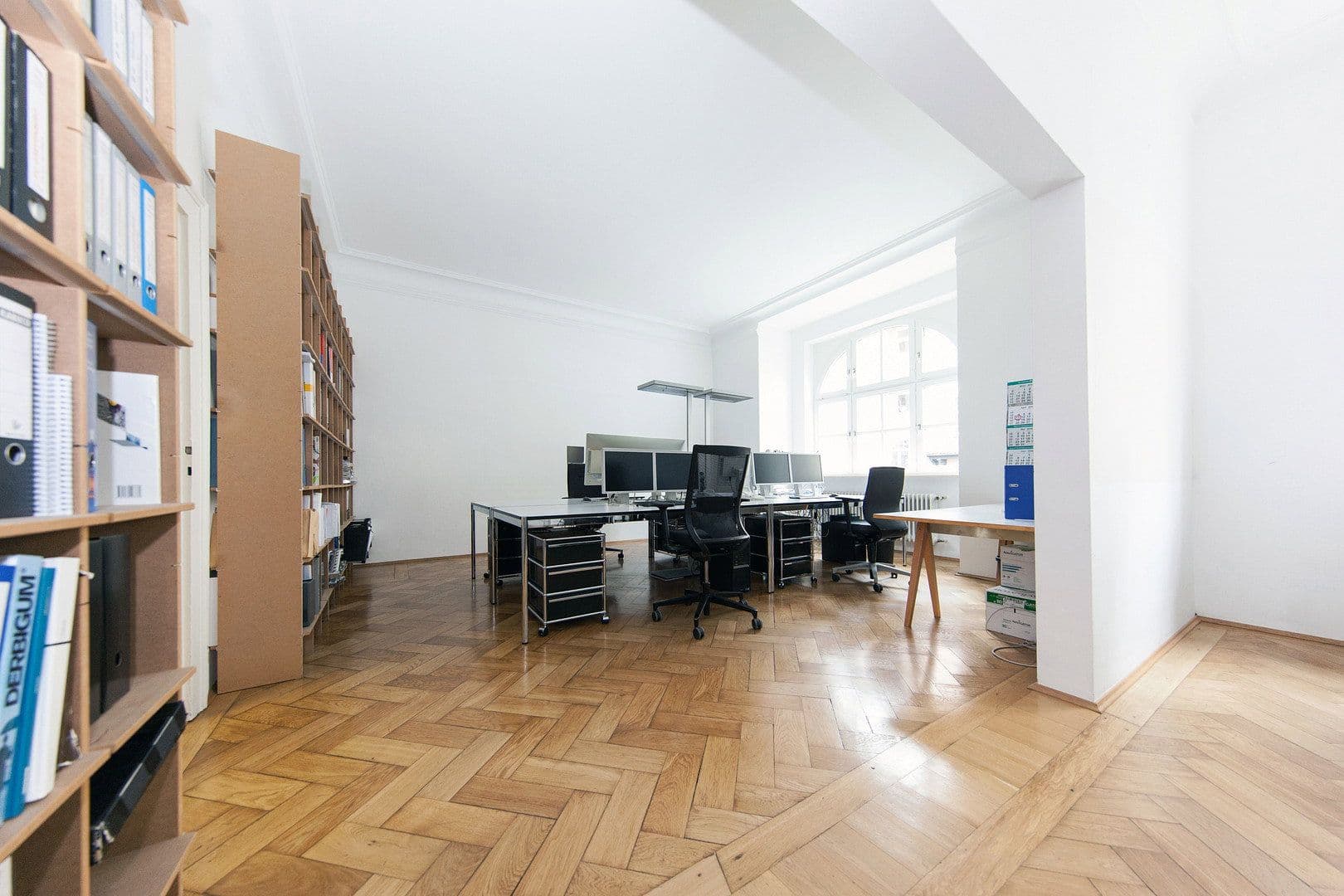 Prenájom kancelárie 146 m², Rauchstraße 1, München, Bavorsko Prenájom kancelárie 146 m², Rauchstraße 1, München, Bavorsko