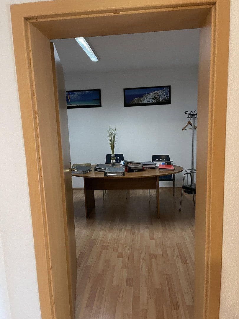 Predaj nebytového priestoru 1.450 m², Eberswalde, Brandenbursko Predaj nebytového priestoru 1.450 m², Eberswalde, Brandenbursko