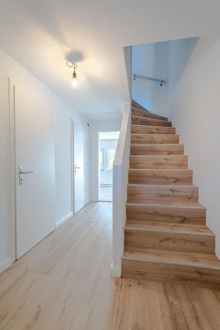 Predaj domu 93 m², pozemek 150 m², Wecholder Straße 128, Bremen, Brémy Predaj domu 93 m², pozemek 150 m², Wecholder Straße 128, Bremen, Brémy