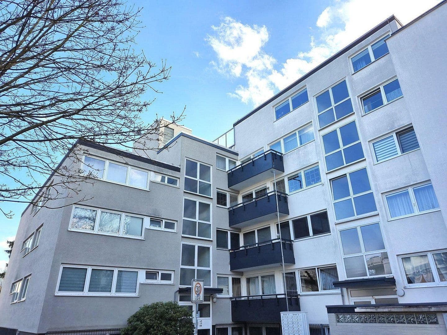 Prenájom bytu 2-izbový 49 m², Bansastraße 5, Neu-Isenburg, Hesensko Prenájom bytu 2-izbový 49 m², Bansastraße 5, Neu-Isenburg, Hesensko