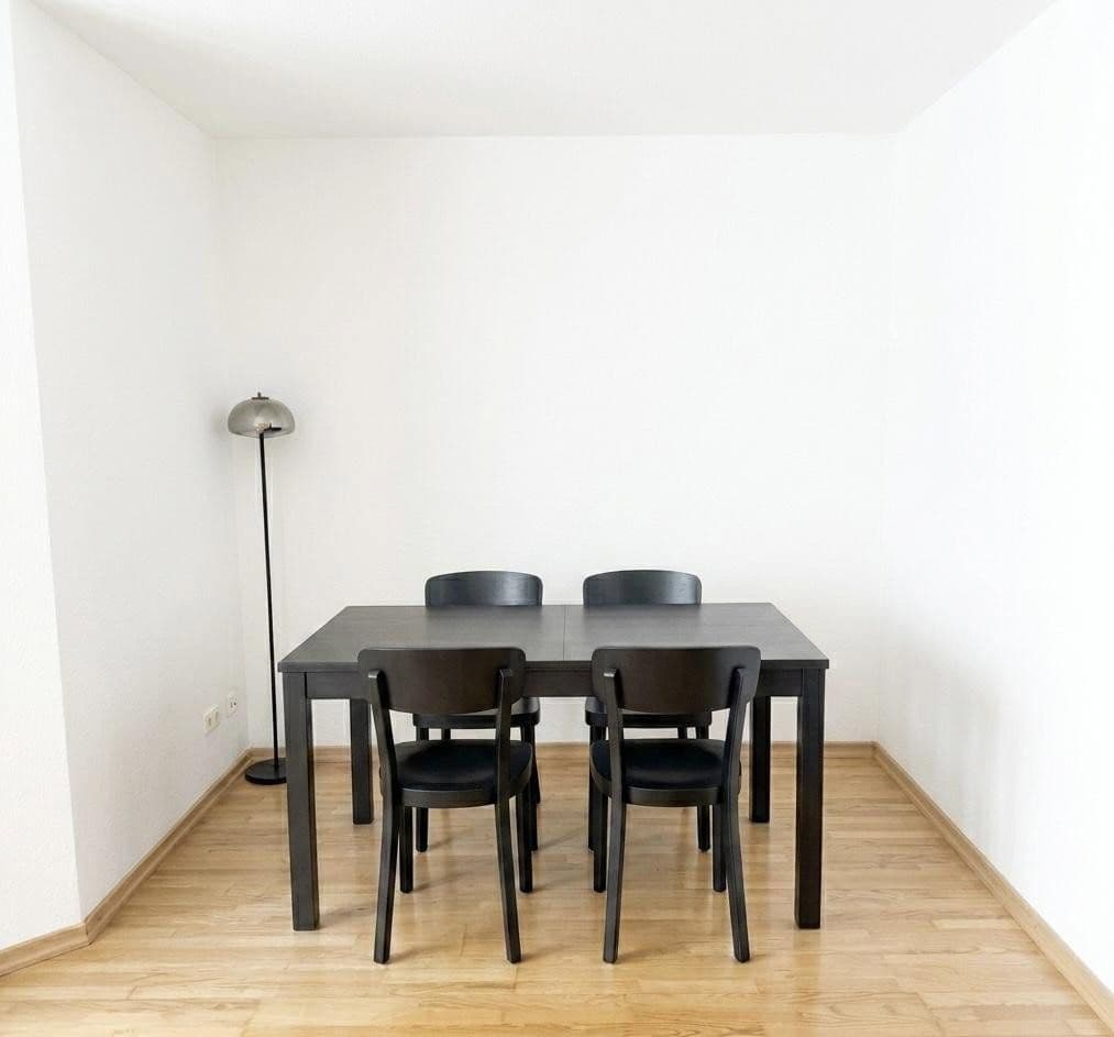Prenájom bytu 3-izbový 63 m², Stuttgart, Bádensko-Wurttembersko Prenájom bytu 3-izbový 63 m², Stuttgart, Bádensko-Wurttembersko