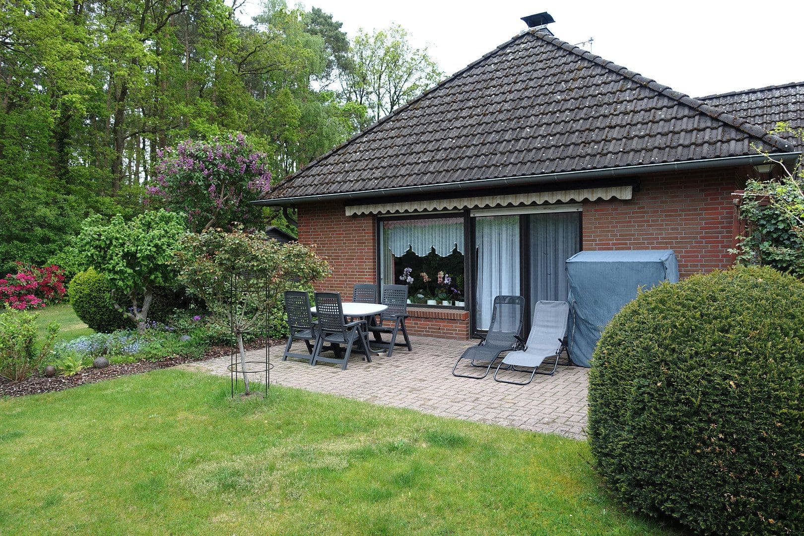 Predaj domu 143 m², pozemek 1.200 m², Ameisenweg 15, Handeloh, Dolné Sasko Predaj domu 143 m², pozemek 1.200 m², Ameisenweg 15, Handeloh, Dolné Sasko