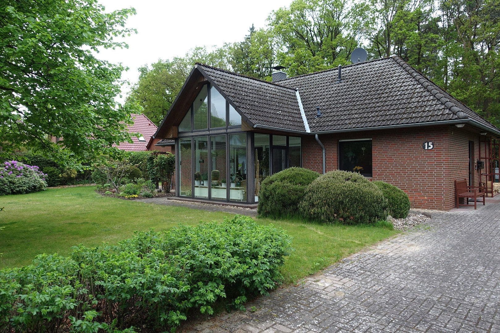 Predaj domu 143 m², pozemek 1.200 m², Ameisenweg 15, Handeloh, Dolné Sasko Predaj domu 143 m², pozemek 1.200 m², Ameisenweg 15, Handeloh, Dolné Sasko