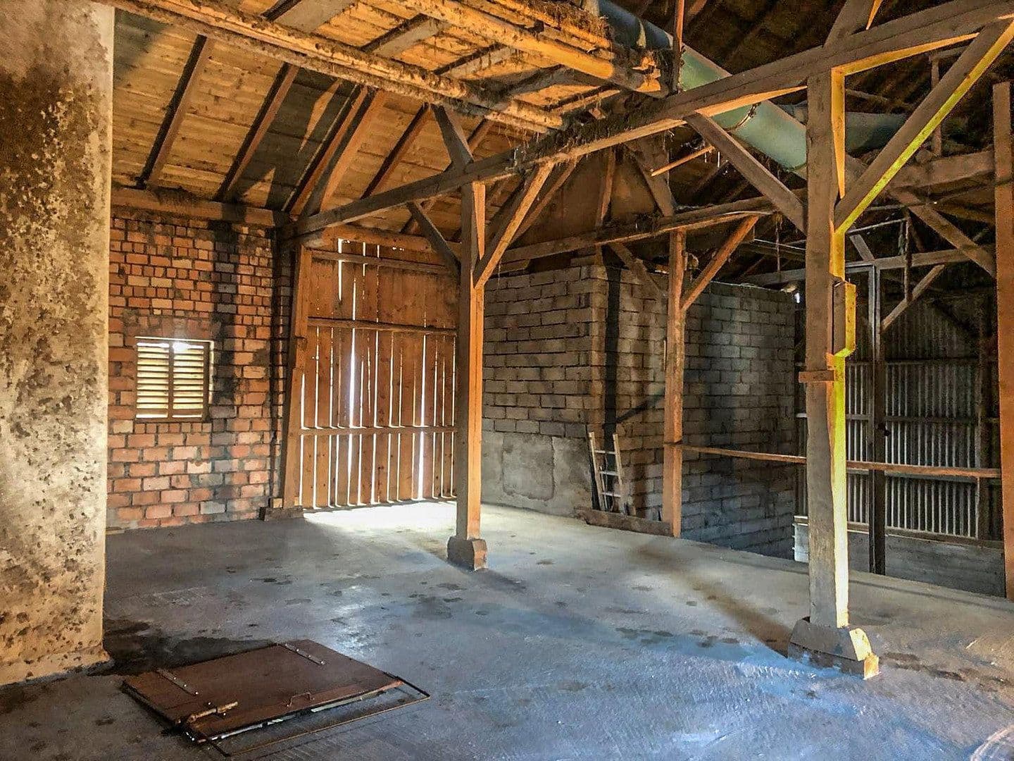 Prenájom garáže 228 m², Vogtareuth, Bavorsko Prenájom garáže 228 m², Vogtareuth, Bavorsko