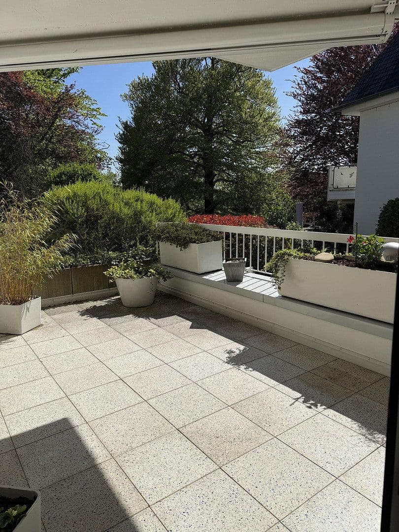 Prenájom bytu 3-izbový 110 m², Bergisch Gladbach, Severné Porýnie - Westfálsko Prenájom bytu 3-izbový 110 m², Bergisch Gladbach, Severné Porýnie - Westfálsko