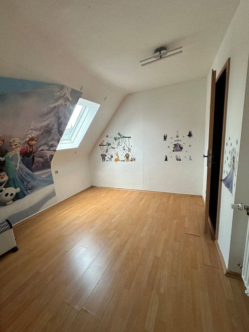 Predaj domu 286 m², pozemek 154 m², Külsheim, Bádensko-Wurttembersko Predaj domu 286 m², pozemek 154 m², Külsheim, Bádensko-Wurttembersko