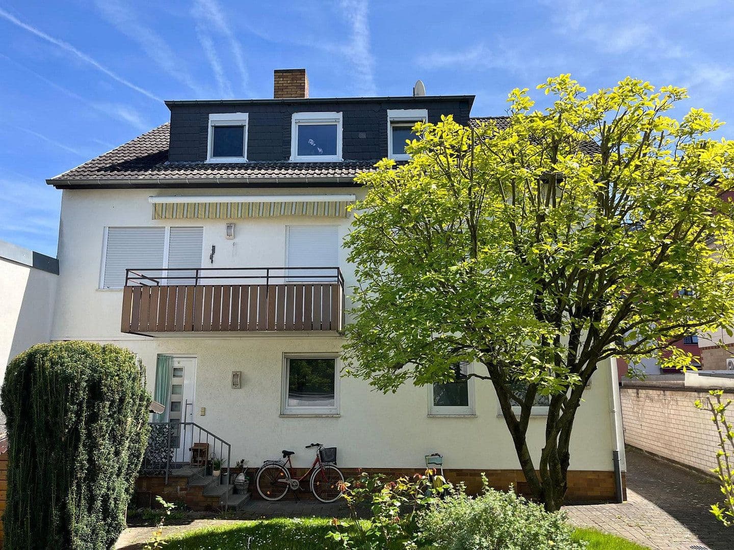 Predaj domu 232 m², pozemek 319 m², Wiesbaden, Hesensko Predaj domu 232 m², pozemek 319 m², Wiesbaden, Hesensko