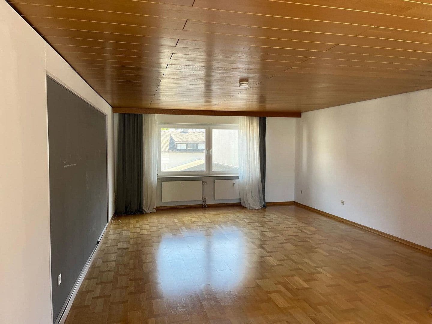 Predaj domu 232 m², pozemek 319 m², Wiesbaden, Hesensko Predaj domu 232 m², pozemek 319 m², Wiesbaden, Hesensko