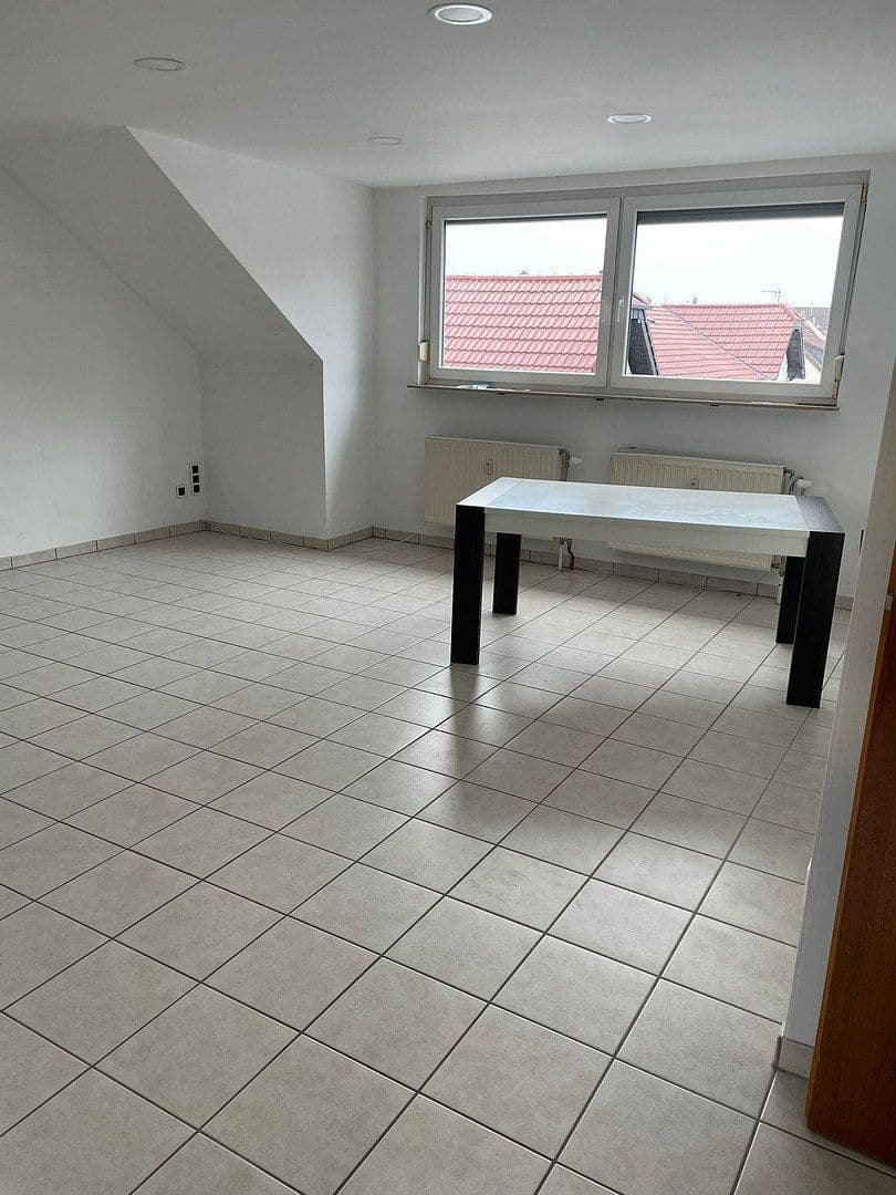 Predaj domu 232 m², pozemek 319 m², Wiesbaden, Hesensko Predaj domu 232 m², pozemek 319 m², Wiesbaden, Hesensko