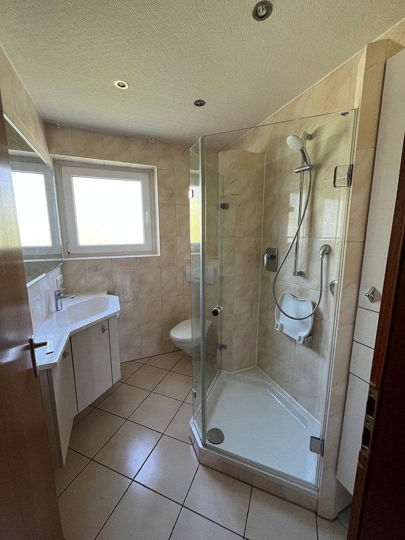 Predaj domu 232 m², pozemek 319 m², Wiesbaden, Hesensko Predaj domu 232 m², pozemek 319 m², Wiesbaden, Hesensko