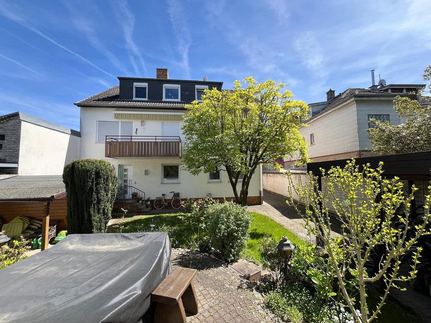 Predaj domu 232 m², pozemek 319 m², Wiesbaden, Hesensko Predaj domu 232 m², pozemek 319 m², Wiesbaden, Hesensko
