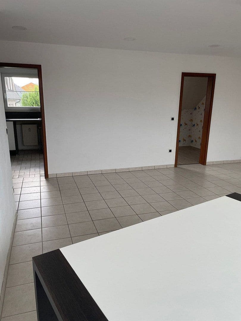 Predaj domu 232 m², pozemek 319 m², Wiesbaden, Hesensko Predaj domu 232 m², pozemek 319 m², Wiesbaden, Hesensko