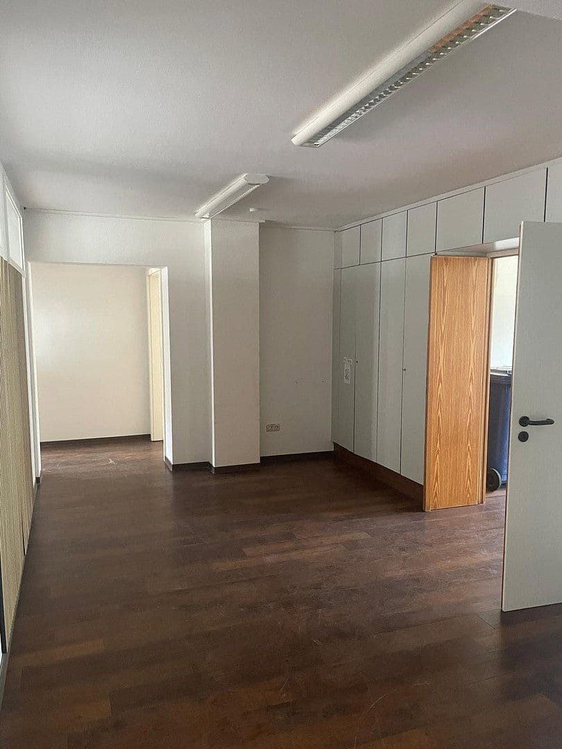 Predaj kancelárie 174 m², Große Rurstraße 88, Jülich, Severné Porýnie - Westfálsko Predaj kancelárie 174 m², Große Rurstraße 88, Jülich, Severné Porýnie - Westfálsko