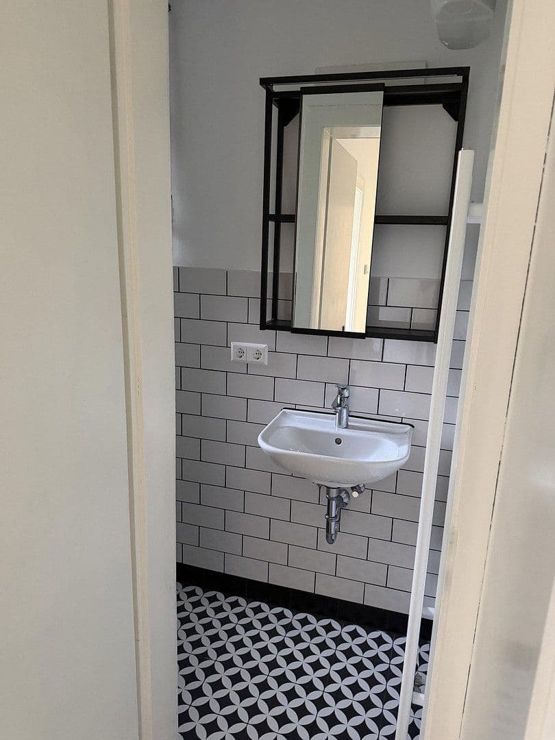 Prenájom bytu 2-izbový 46 m², Paulusstr. 22/1, Stuttgart, Bádensko-Wurttembersko Prenájom bytu 2-izbový 46 m², Paulusstr. 22/1, Stuttgart, Bádensko-Wurttembersko