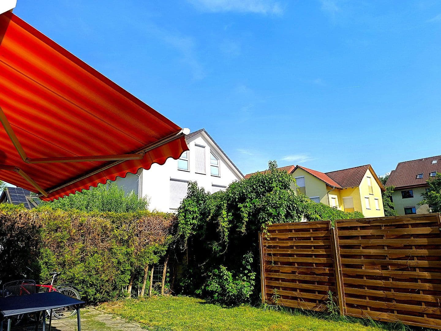 Predaj domu 160 m², pozemek 206 m², Gewerbestraße 98, Gundelfingen, Bádensko-Wurttembersko Predaj domu 160 m², pozemek 206 m², Gewerbestraße 98, Gundelfingen, Bádensko-Wurttembersko