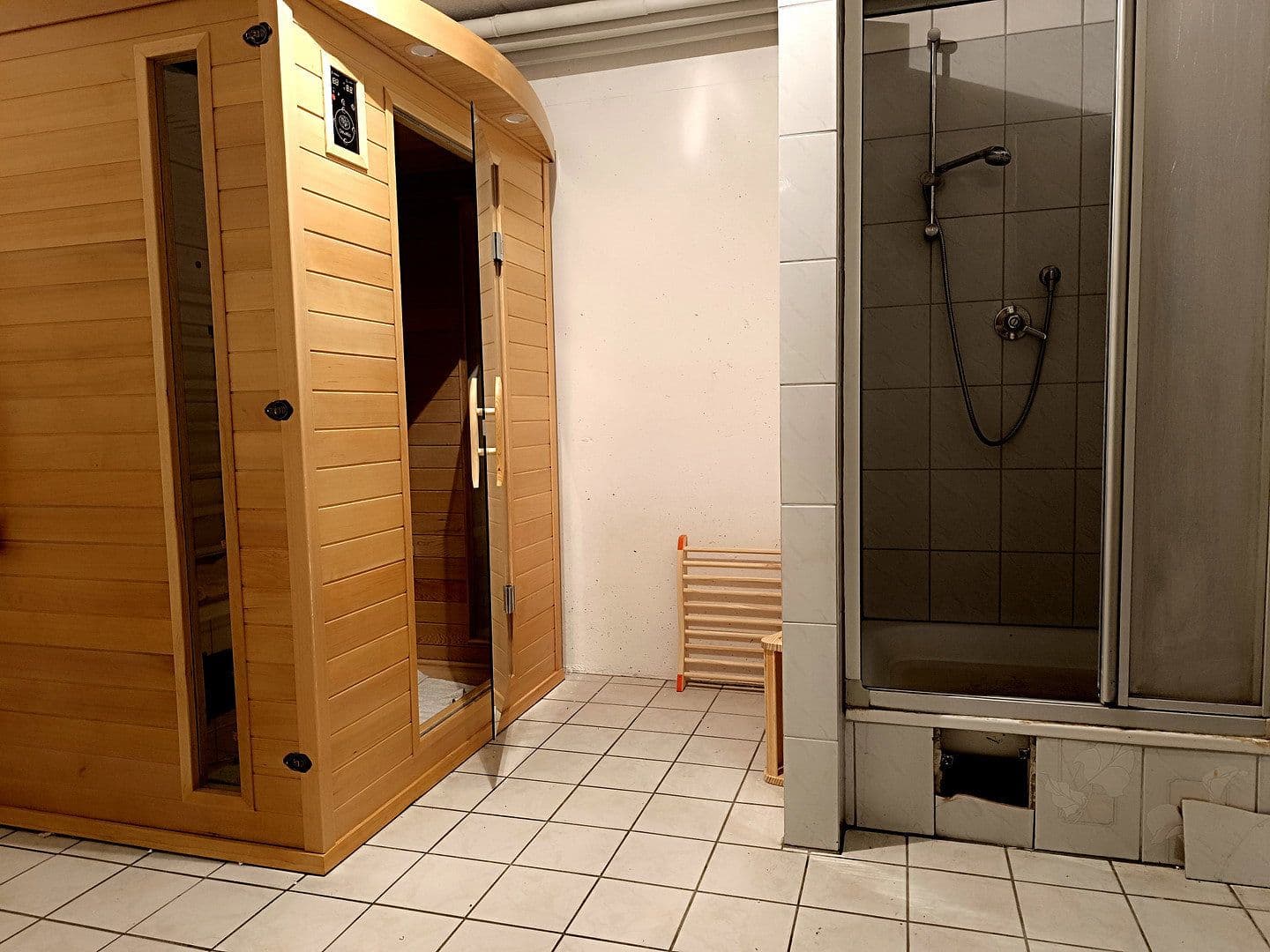 Predaj domu 160 m², pozemek 206 m², Gewerbestraße 98, Gundelfingen, Bádensko-Wurttembersko Predaj domu 160 m², pozemek 206 m², Gewerbestraße 98, Gundelfingen, Bádensko-Wurttembersko