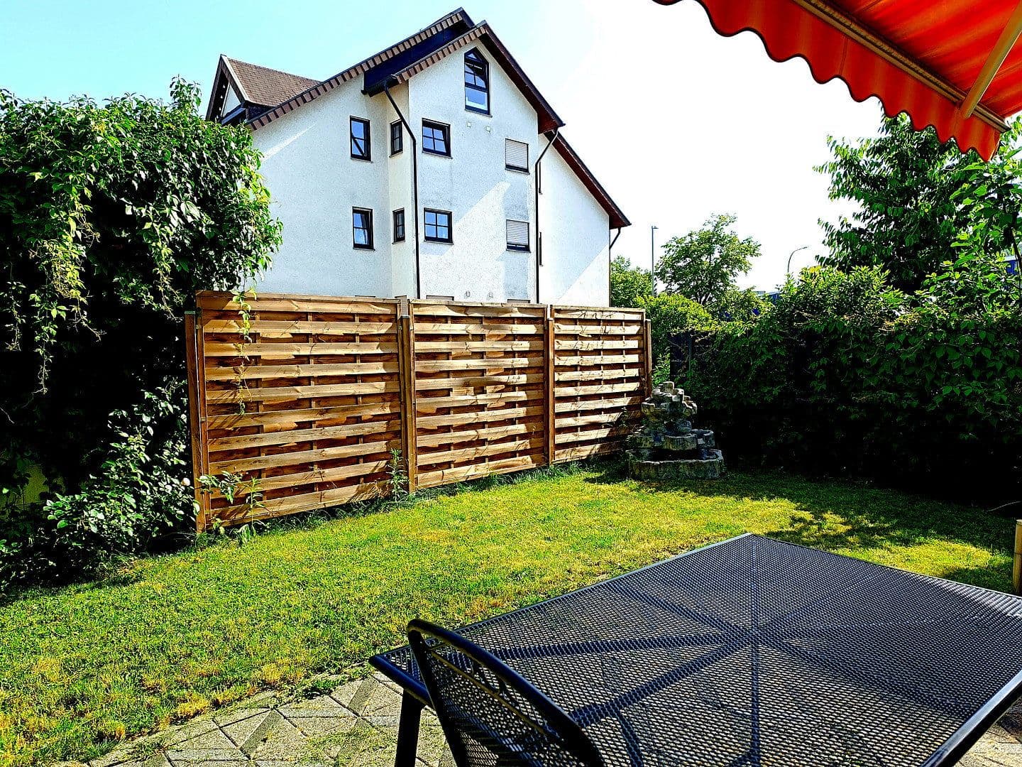 Predaj domu 160 m², pozemek 206 m², Gewerbestraße 98, Gundelfingen, Bádensko-Wurttembersko Predaj domu 160 m², pozemek 206 m², Gewerbestraße 98, Gundelfingen, Bádensko-Wurttembersko