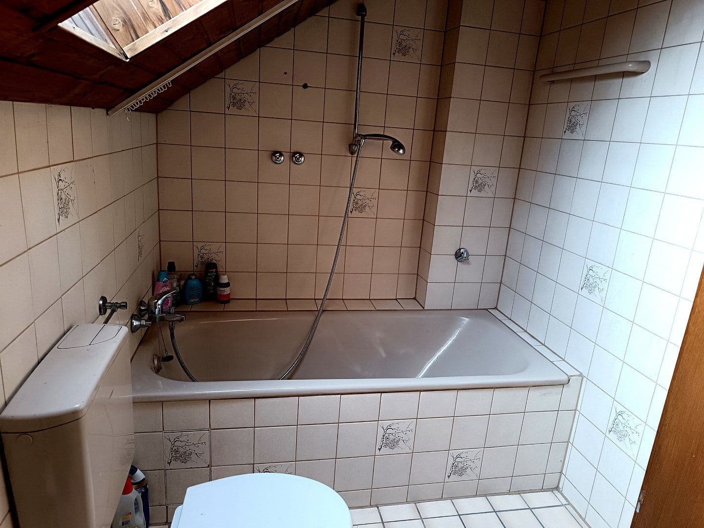 Predaj domu 160 m², pozemek 206 m², Gewerbestraße 98, Gundelfingen, Bádensko-Wurttembersko Predaj domu 160 m², pozemek 206 m², Gewerbestraße 98, Gundelfingen, Bádensko-Wurttembersko