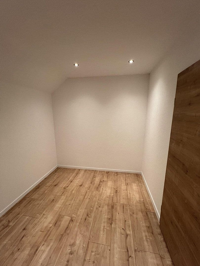 Prenájom bytu 5-izbový 128 m², Dorfbrunnenstraße 32, Wörth am Rhein, Porýnie-Falcko Prenájom bytu 5-izbový 128 m², Dorfbrunnenstraße 32, Wörth am Rhein, Porýnie-Falcko