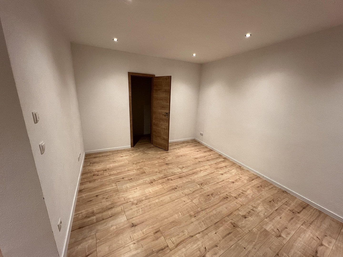 Prenájom bytu 5-izbový 128 m², Dorfbrunnenstraße 32, Wörth am Rhein, Porýnie-Falcko Prenájom bytu 5-izbový 128 m², Dorfbrunnenstraße 32, Wörth am Rhein, Porýnie-Falcko