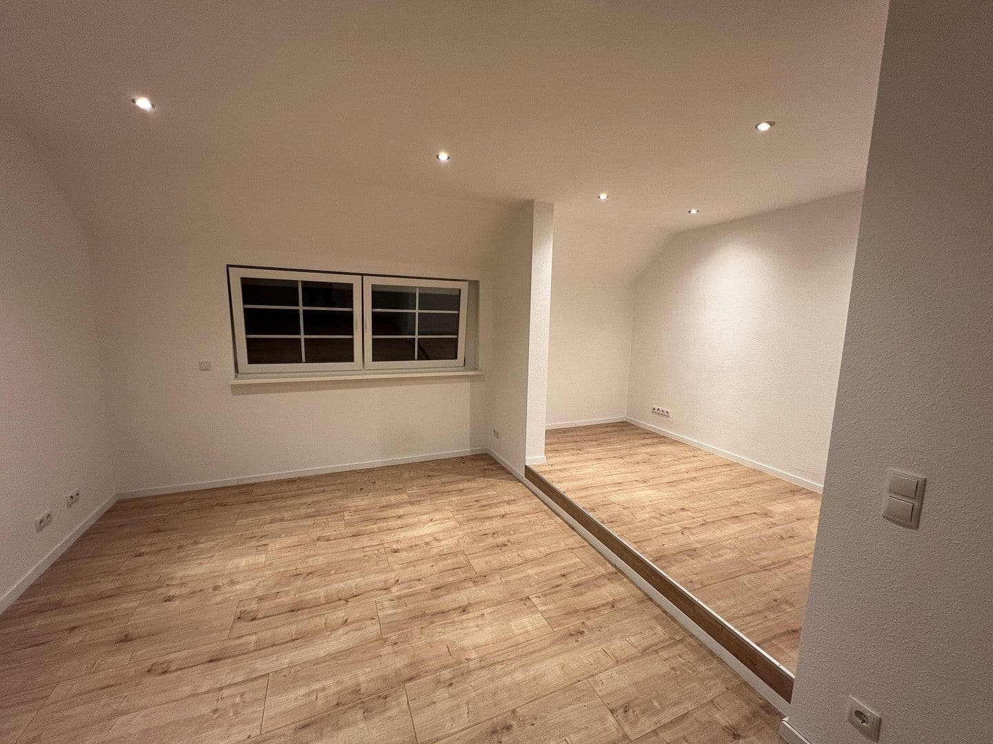 Prenájom bytu 5-izbový 128 m², Dorfbrunnenstraße 32, Wörth am Rhein, Porýnie-Falcko Prenájom bytu 5-izbový 128 m², Dorfbrunnenstraße 32, Wörth am Rhein, Porýnie-Falcko