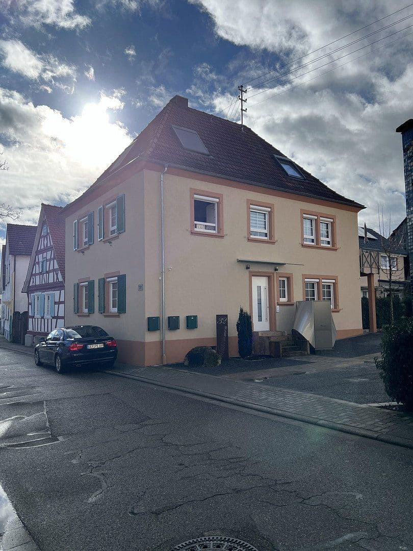 Prenájom bytu 5-izbový 128 m², Dorfbrunnenstraße 32, Wörth am Rhein, Porýnie-Falcko Prenájom bytu 5-izbový 128 m², Dorfbrunnenstraße 32, Wörth am Rhein, Porýnie-Falcko