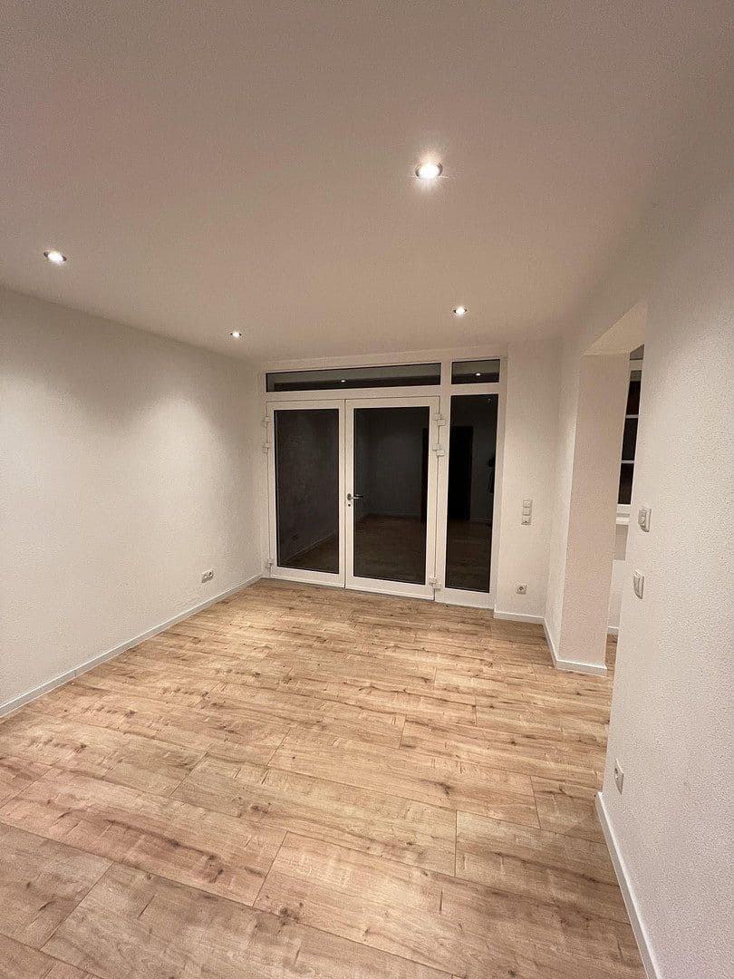 Prenájom bytu 5-izbový 128 m², Dorfbrunnenstraße 32, Wörth am Rhein, Porýnie-Falcko Prenájom bytu 5-izbový 128 m², Dorfbrunnenstraße 32, Wörth am Rhein, Porýnie-Falcko