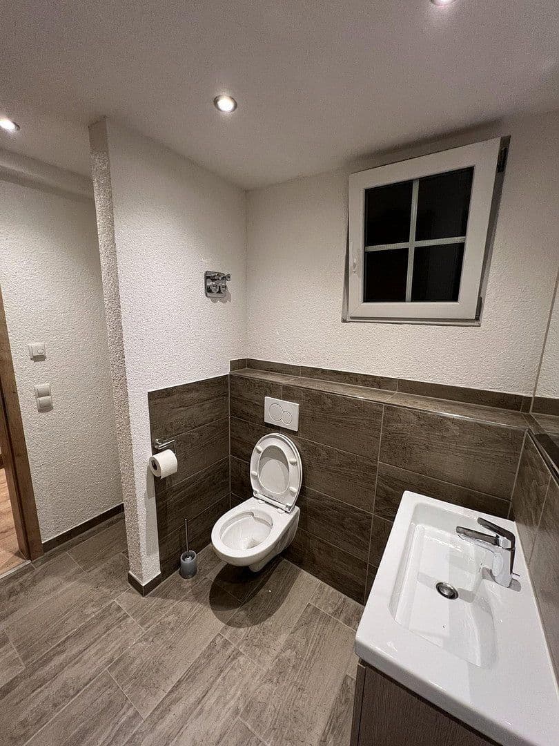 Prenájom bytu 5-izbový 128 m², Dorfbrunnenstraße 32, Wörth am Rhein, Porýnie-Falcko Prenájom bytu 5-izbový 128 m², Dorfbrunnenstraße 32, Wörth am Rhein, Porýnie-Falcko
