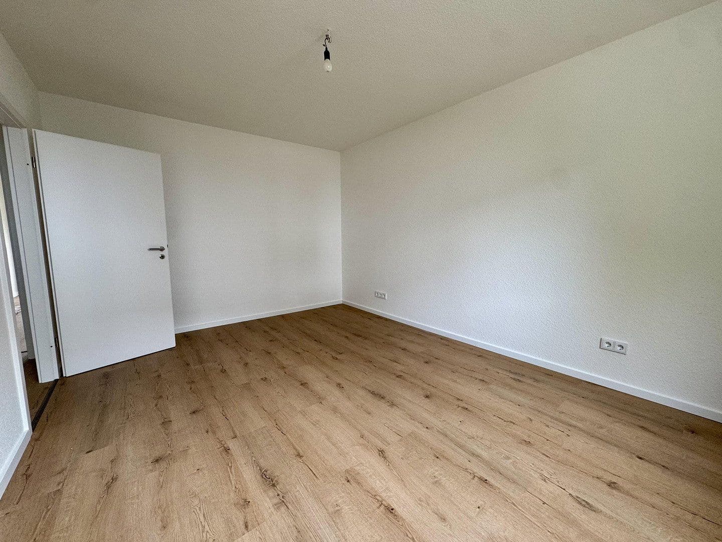 Prenájom bytu 2-izbový 58 m², Hauberrisserstraße 25, Wiesbaden, Hesensko Prenájom bytu 2-izbový 58 m², Hauberrisserstraße 25, Wiesbaden, Hesensko